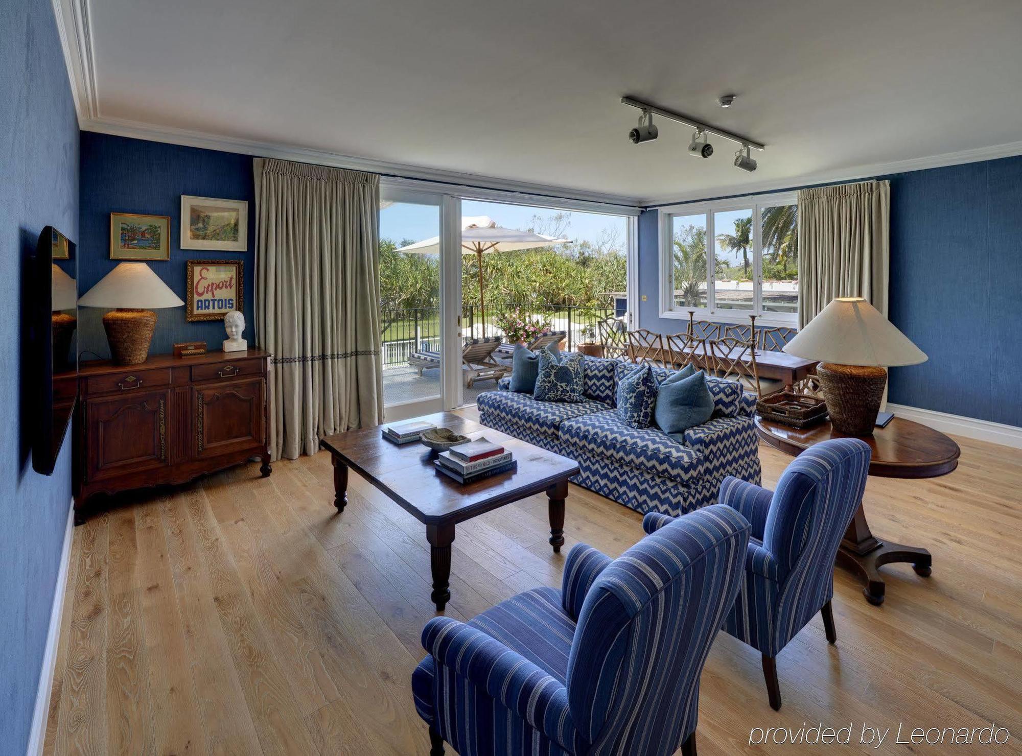Halcyon House Hotel คาบารีทาบีช ภายนอก รูปภาพ