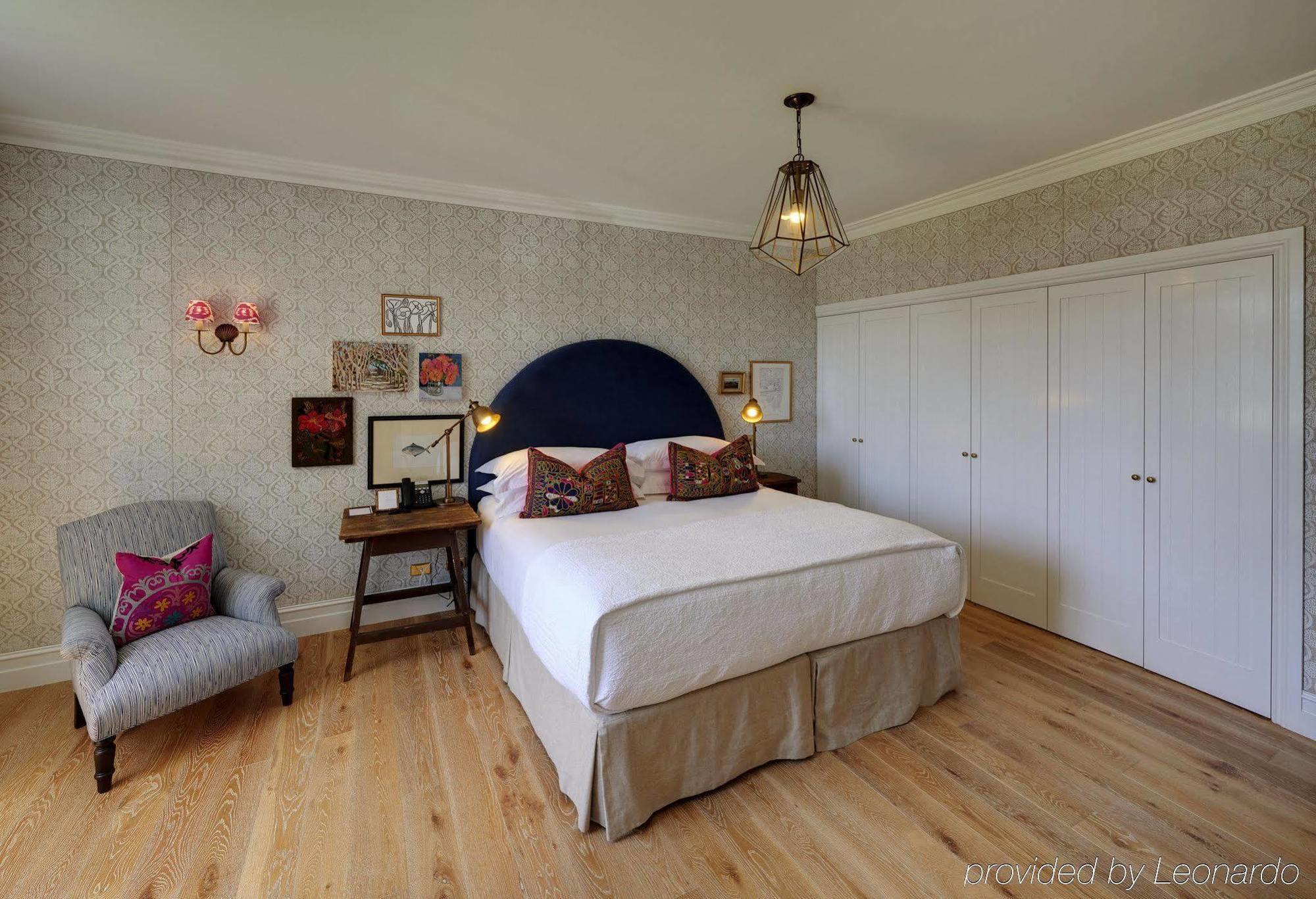 Halcyon House Hotel คาบารีทาบีช ภายนอก รูปภาพ